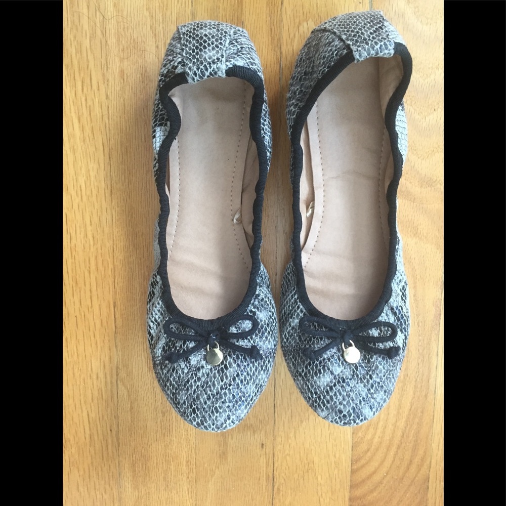 Unknown Designer 7.5 Gray Black Snakeskin Flats